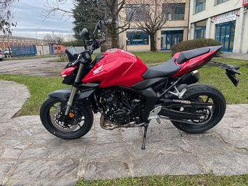 HONDA HORNET 1000 2025