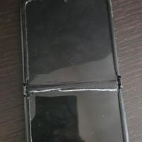 Motorola Razr 2022 con schermo da sostituire