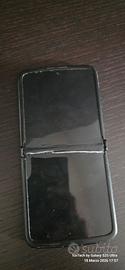 Motorola Razr 2022 con schermo da sostituire