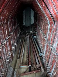 ponteggi e 2 betoniere