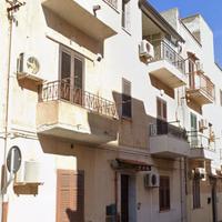 P. MONDELLO: APPARTAMENTO PIANO TERRA CON