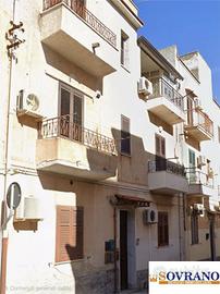 P. MONDELLO: APPARTAMENTO PIANO TERRA CON