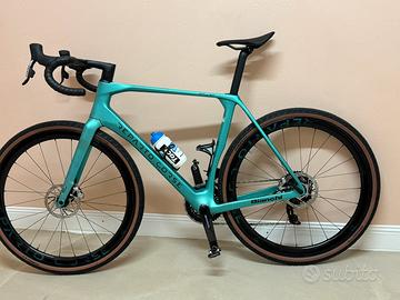 Bianchi Impulso RC  gravel Force AXS Tg. L nuova