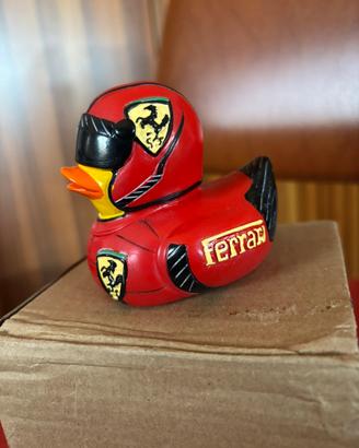 Paperella in resina con livrea Ferrari