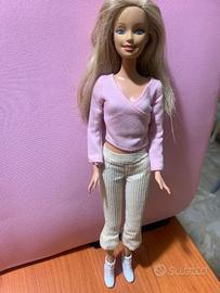 Barbie originale mattel con completo di vestiti