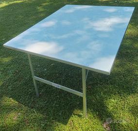 tavolini per mercato o fiere