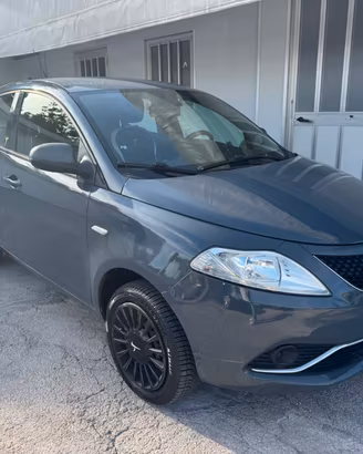 Lancia Ypsilon 0.9 TwinAir 5 porte Metano Ecochic 