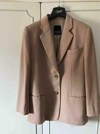 Giacca da donna in lana cashmere marca Loro Piana 