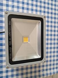 Faro esterno a led