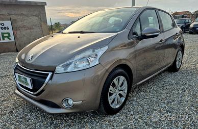 Peugeot 208 1.2 benzina 82 CV 5 porte