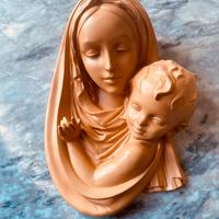 Madonna con bambino arte sacra.