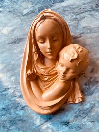 Madonna con bambino arte sacra.