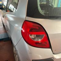 Renault Clio per ricambi – NON intera