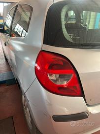 Renault Clio per ricambi – NON intera