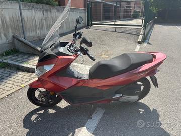 Honda PCX 125 rosso