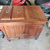 Ghiacciaia antica buono stato