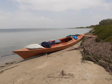Kayak canoa in legno stile Greenland