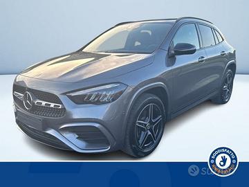 Mercedes-Benz GLA 250 E PLUG-IN HYBRID AUTOMA...