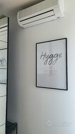 Quadro Hyge con copertura in vetro 50x70 cm