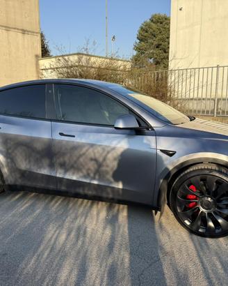 Tesla Model Y PERFORMANCE perfetta  gancio traino