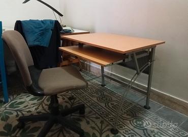 Set scrivania porta-pc + sedia con ruote