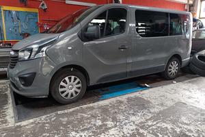 Opel Vivaro trasporto disabili carrozzina 6+1 