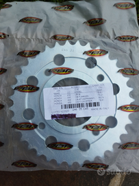 Corona nuova ancora imballata