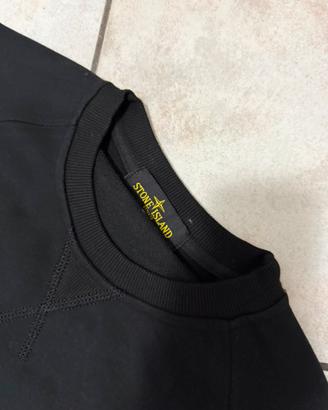 felpa stone island