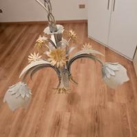 Lampadario a fiori antico in ferro battuto