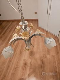 Lampadario a fiori antico in ferro battuto