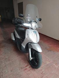 Scooter Beverly 300s