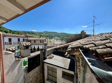 RUSTICO A CAPRINO VERONESE