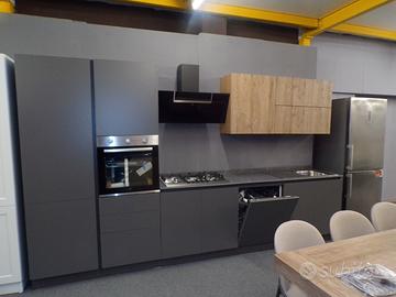 Cucina Febal Casa con Piano in Gress