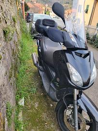 Yamaha xmax 250