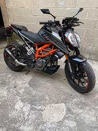 KTM duke 125