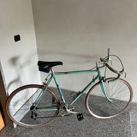 bici antica da corsa bianchi
