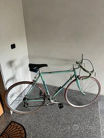 bici antica da corsa bianchi