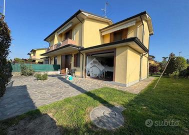 VILLA A SCHIERA A TORLINO VIMERCATI
