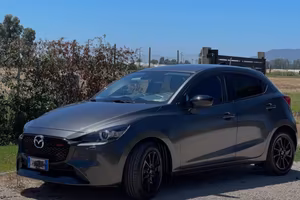 Mazda 2 mild hybrid 90 cv Homura