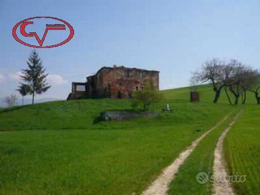 Rustico / Casale di 600 m² con più di 5 locali a S - Altro