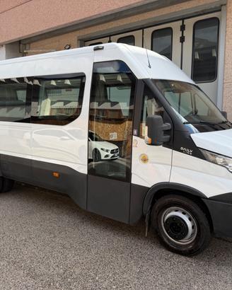 Minibus/ Daily con pedana disabili