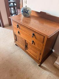 Piccola credenza/canterano in rovere