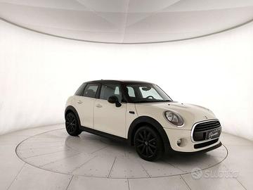 Mini Cooper D 1.5 D Cooper D Business Auto