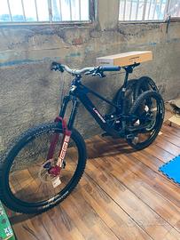 ENDURO MTB Lapierre spicy team 2025 top di gamma