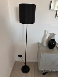 Lampada da terra Westwing nera