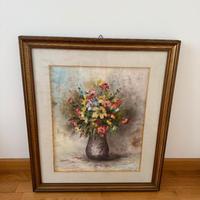 Battiati: Grande mazzo di fiori in vaso metallico