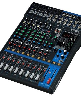 Mixer Yamaha MG12XU + Case