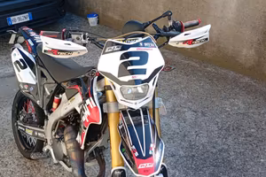SUZUKI VALENTI SM 50