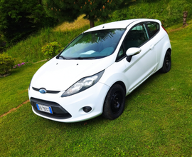 Ford Fiesta 1.4 GPL. Leggere