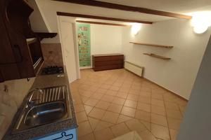 Ostia bilocale con spazio esterno